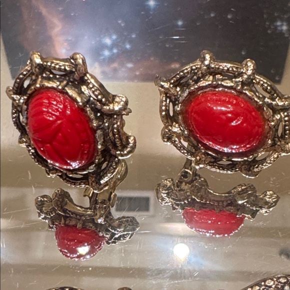 Vintage Selro Egyptian Scarab Bracelet and Earrings - Picture 10 of 13